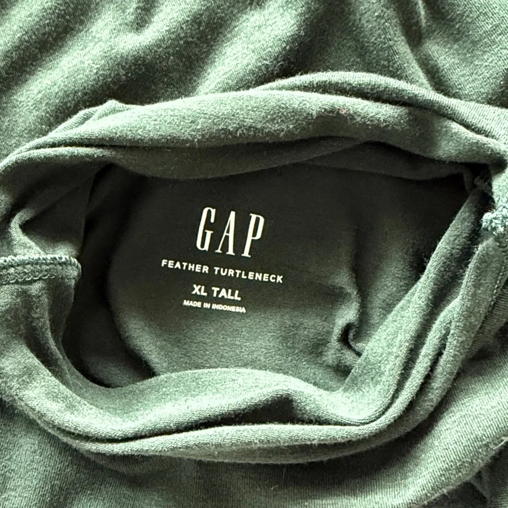 GAP Classic Green Long Sleeve Feather Turtleneck Women's Top, Size XL Tall NWT - Picture 4 of 8